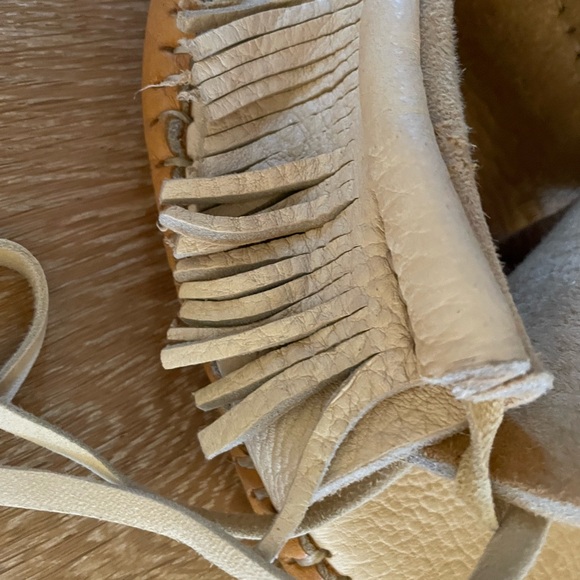 Size 9,  handmade deer skin moccasins gently worn on the bottom, so comfortable - Picture 6 of 7